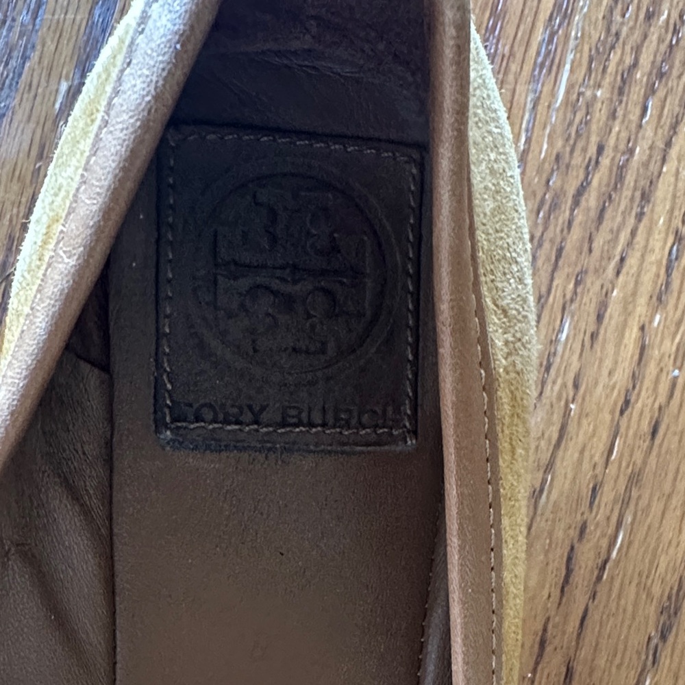 Tory Burch Tan Flats with Gold Accents - Picture 3 of 5